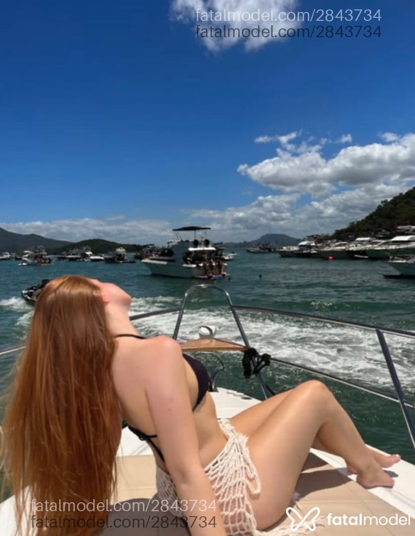 Acompanhante mulher ruiva (o) de olhos castanhos - Safira Lux