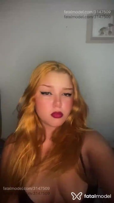 Acompanhante mulher ruiva (o) de olhos castanhos - Portuguesa Acompanhante mulher ruiva (o) de olhos castanhos - Portuguesa