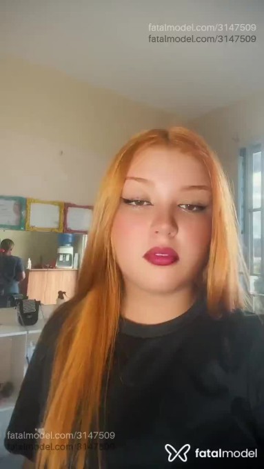 Acompanhante mulher ruiva (o) de olhos castanhos - Portuguesa Acompanhante mulher ruiva (o) de olhos castanhos - Portuguesa