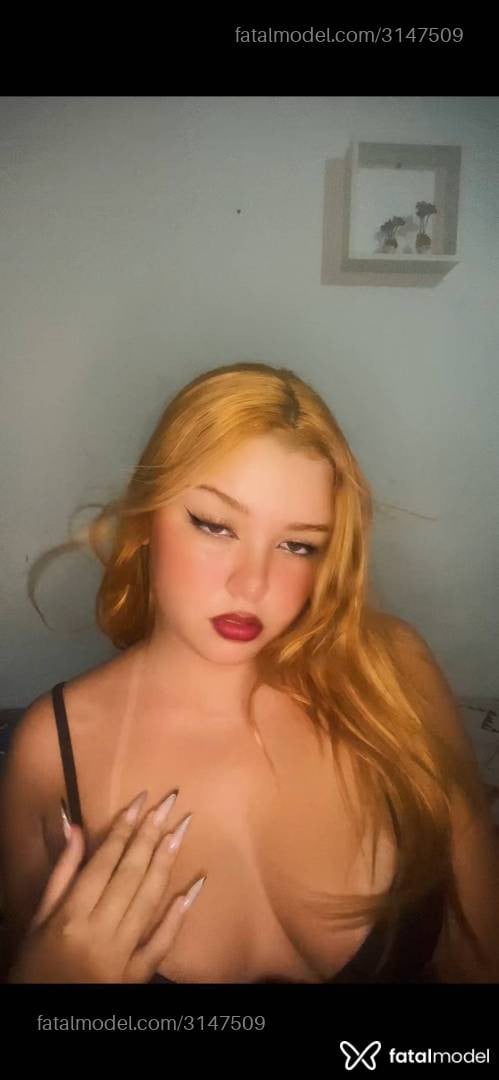 Acompanhante mulher ruiva (o) de olhos castanhos - Portuguesa Acompanhante mulher ruiva (o) de olhos castanhos - Portuguesa
