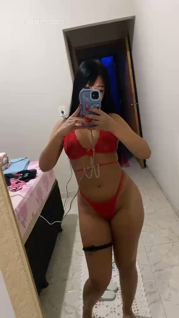 Acompanhante mulher morena (o) de olhos castanhos - Mell Acompanhante mulher morena (o) de olhos castanhos - Mell