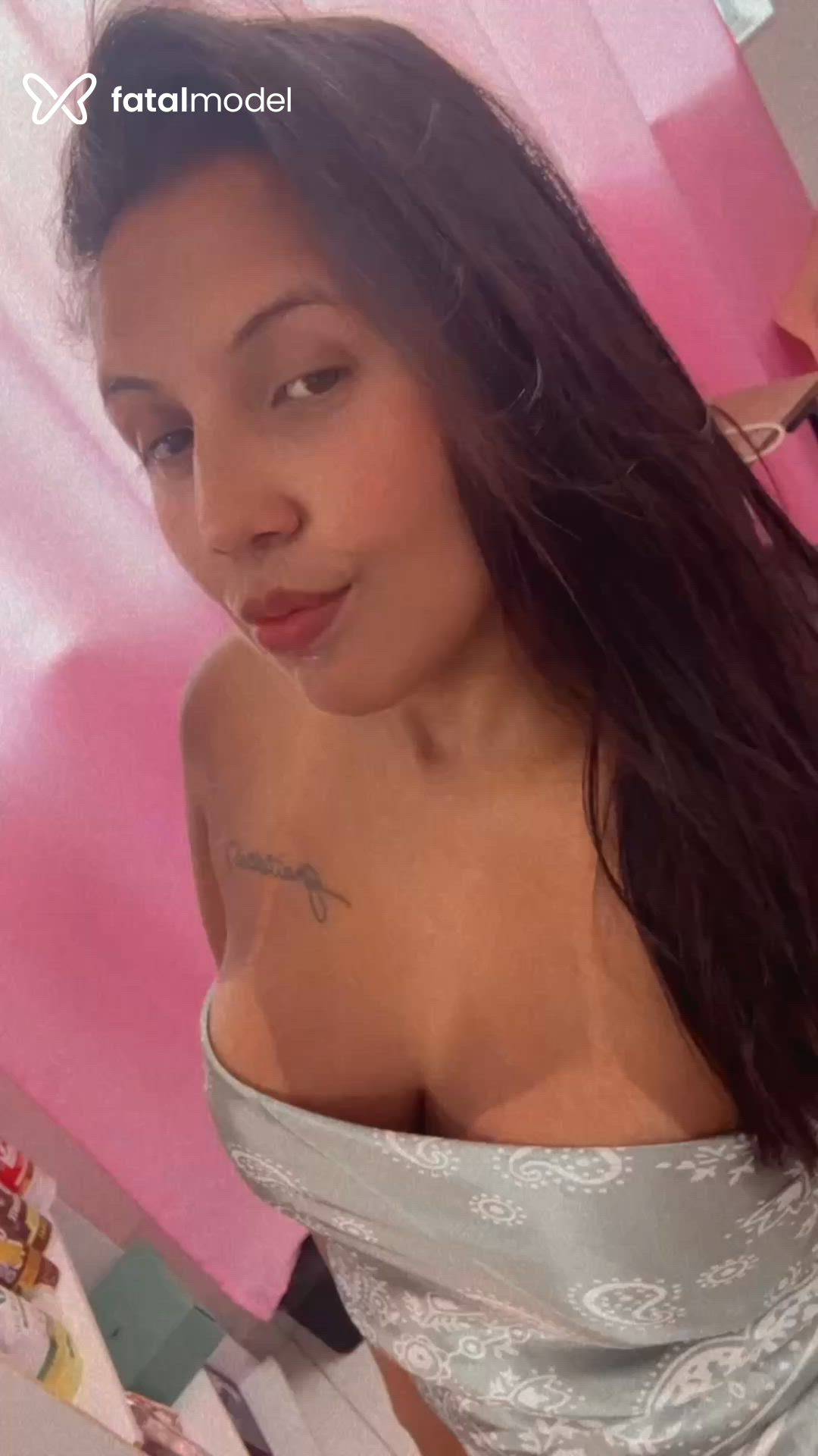 Acompanhante mulher morena (o) de olhos mel - Anna Liz Acompanhante mulher morena (o) de olhos mel - Anna Liz