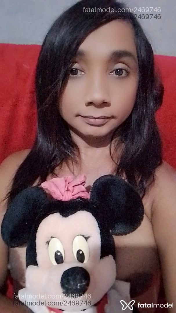 Acompanhante mulher trans morena (o) de olhos pretos - Mel Maia