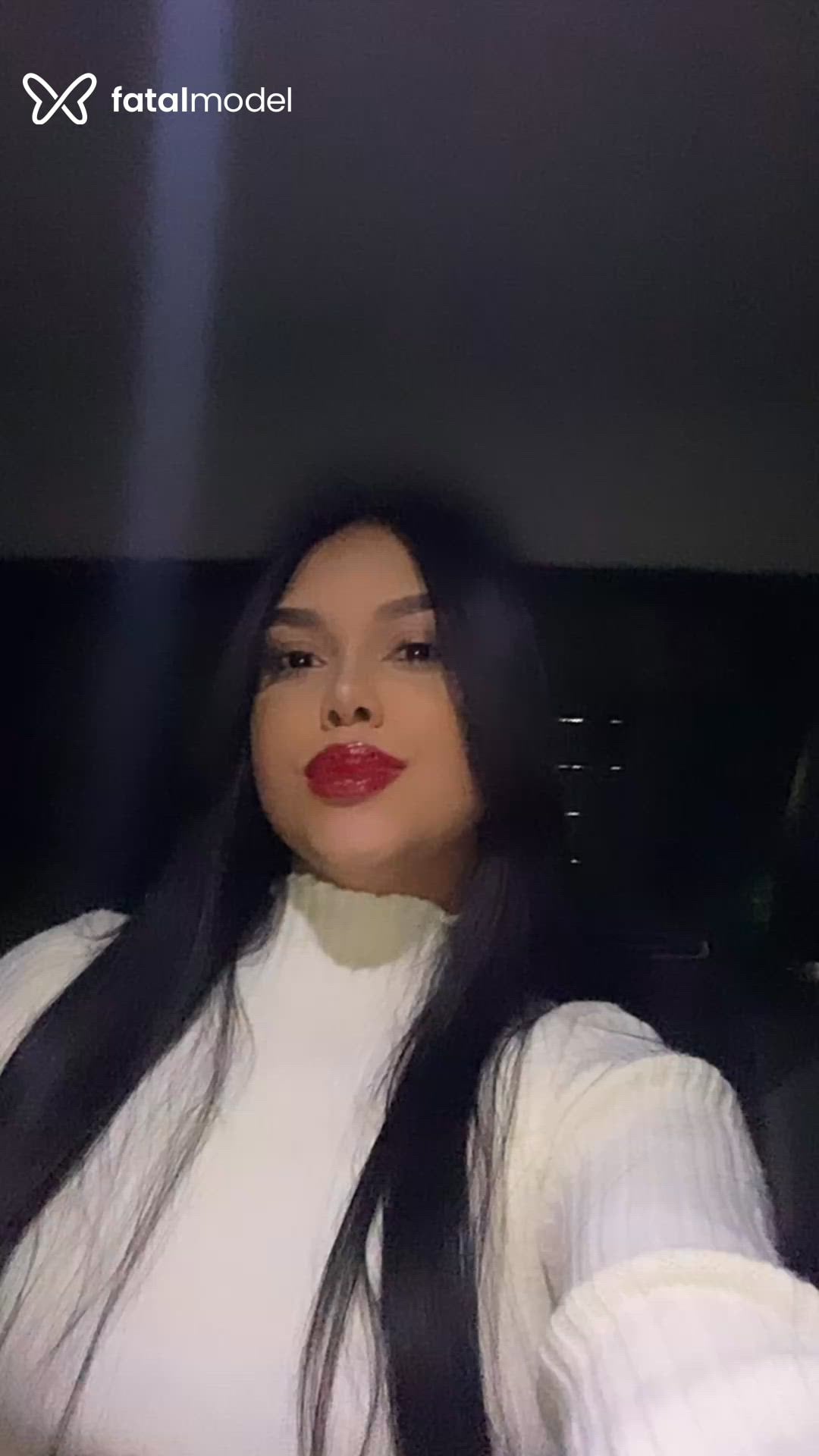 Acompanhante mulher morena (o) de olhos pretos - Lara