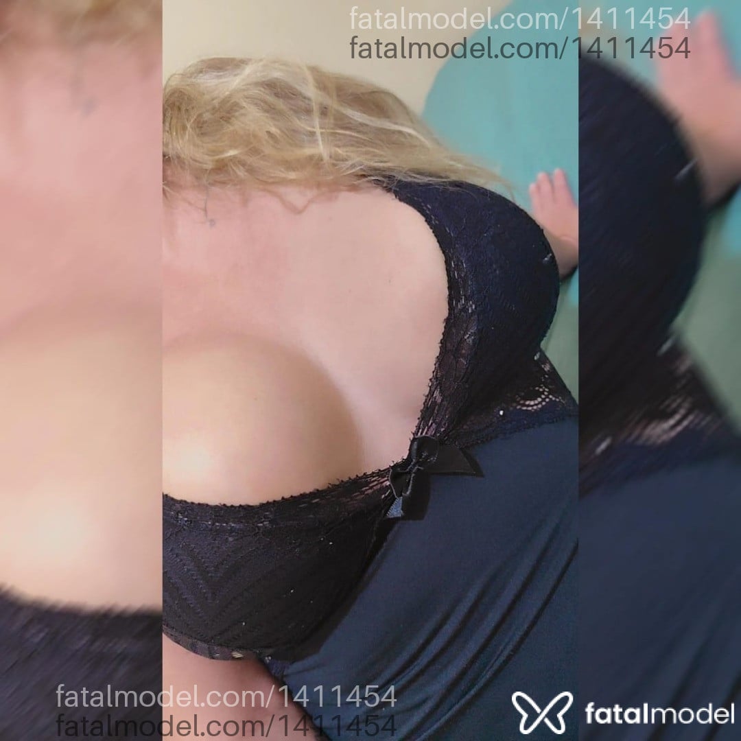 Acompanhante mulher loira (o) de olhos castanhos - Sol Alencar