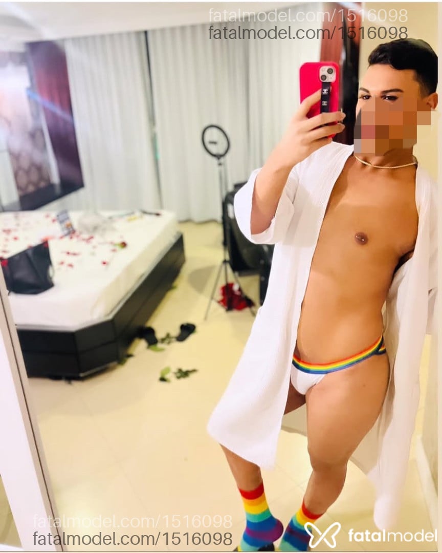 Acompanhante homem morena (o) de olhos castanhos - Felipe