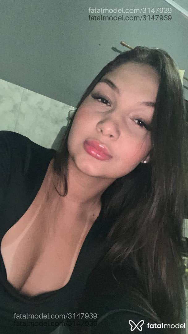 Acompanhante mulher morena (o) de olhos pretos - Helena Acompanhante mulher morena (o) de olhos pretos - Helena