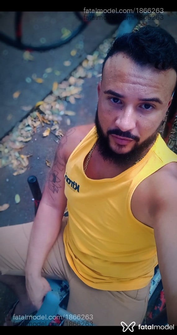 Acompanhante homem morena (o) de olhos pretos - Michê
