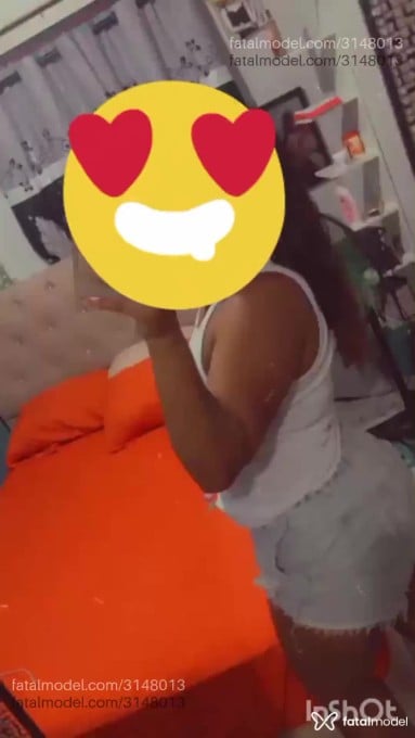 Acompanhante mulher com cabelo castanho de olhos castanhos - Michellys Acompanhante mulher com cabelo castanho de olhos castanhos - Michellys