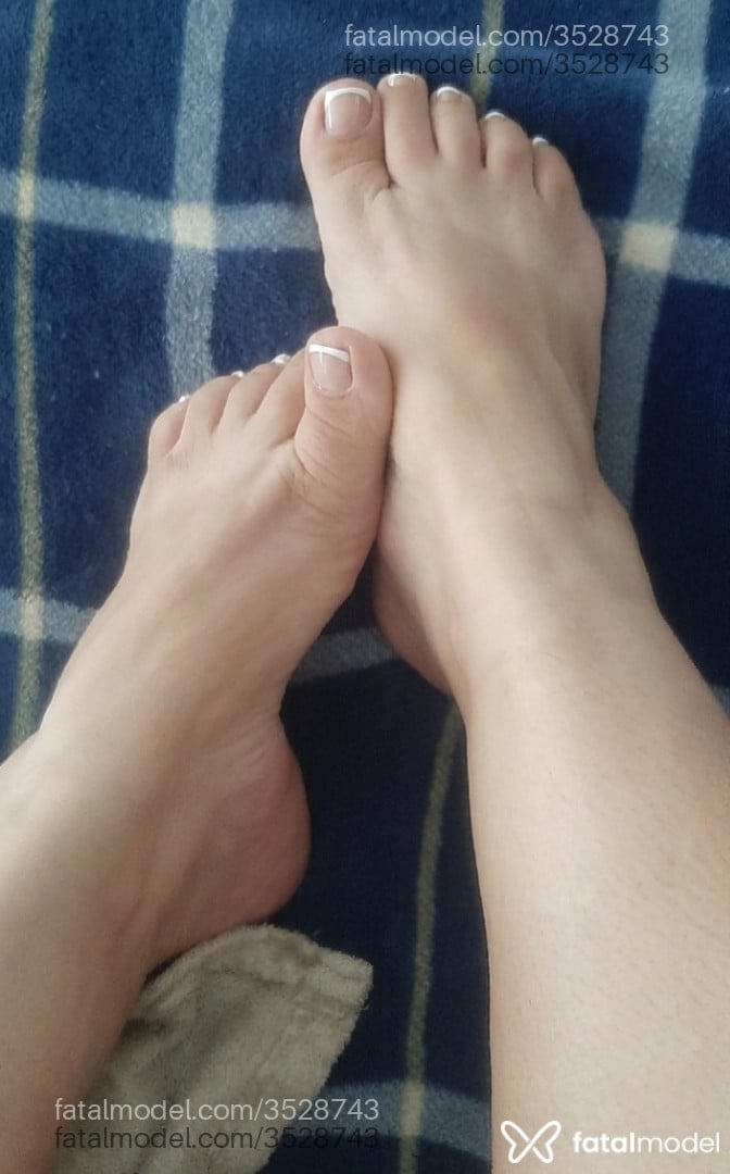 Acompanhante mulher morena (o) de olhos pretos - Naty Bê