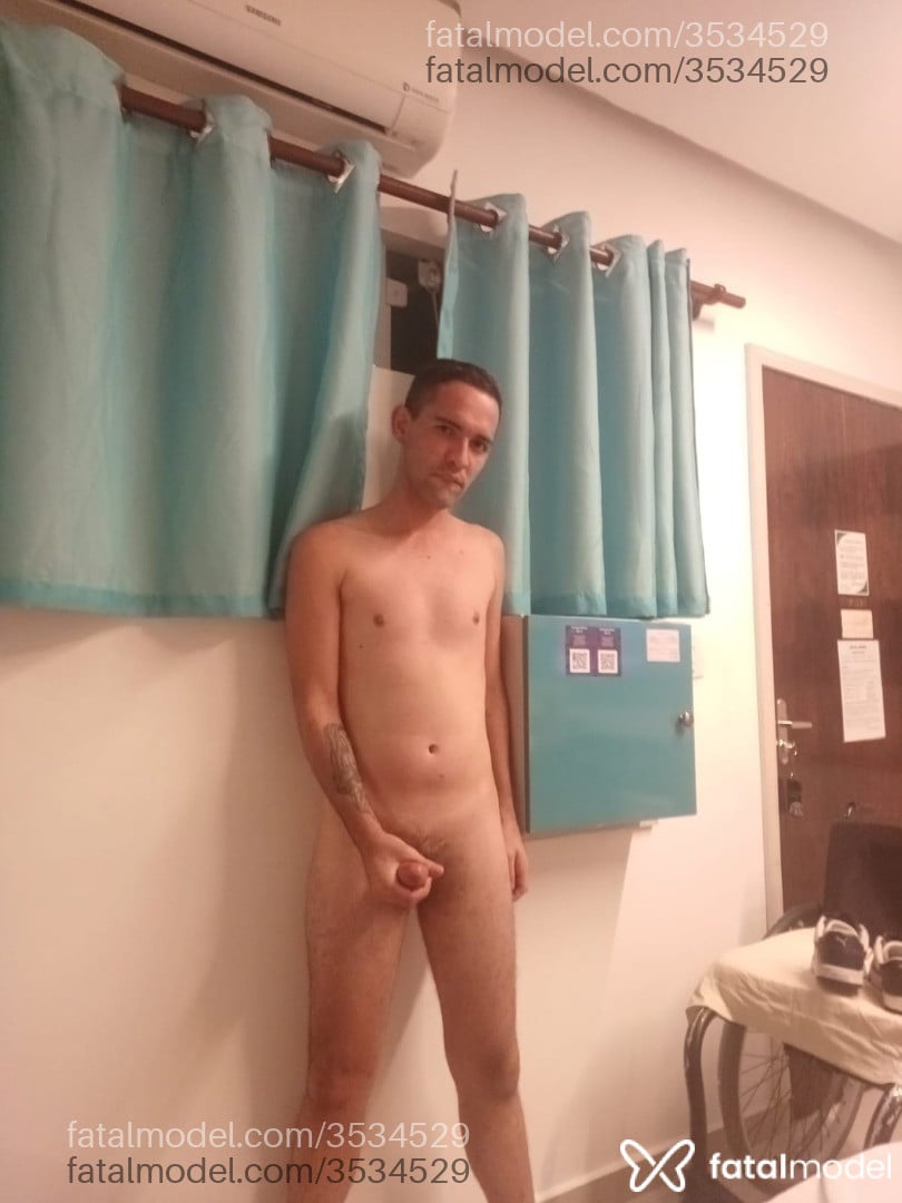 Acompanhante homem com cabelo castanho de olhos pretos - Gabriel Acompanhante homem com cabelo castanho de olhos pretos - Gabriel