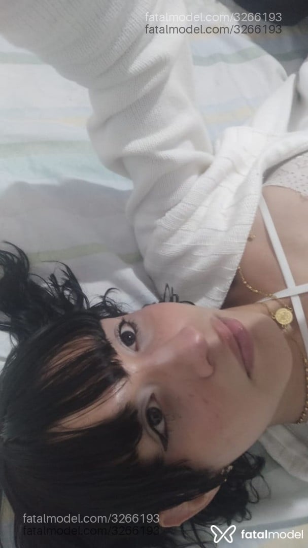 Acompanhante mulher trans morena (o) de olhos castanhos - Sasitrix