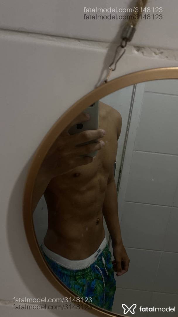 Acompanhante homem com cabelo castanho de olhos castanhos em Virtual - Moreniinho