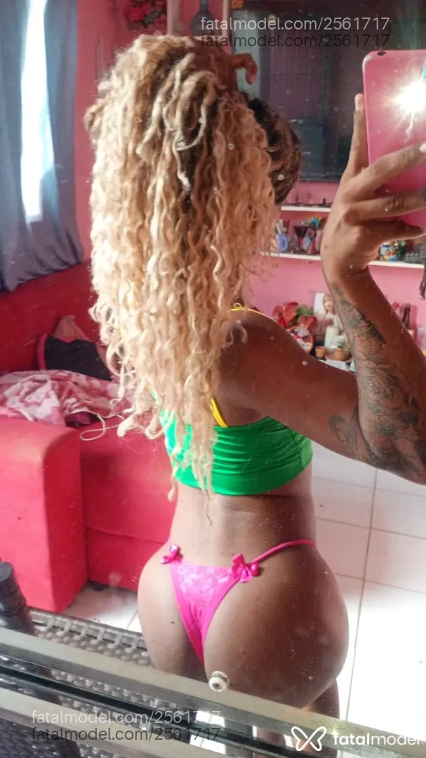 Acompanhante mulher trans morena (o) de olhos castanhos - Aísha Cardoso
