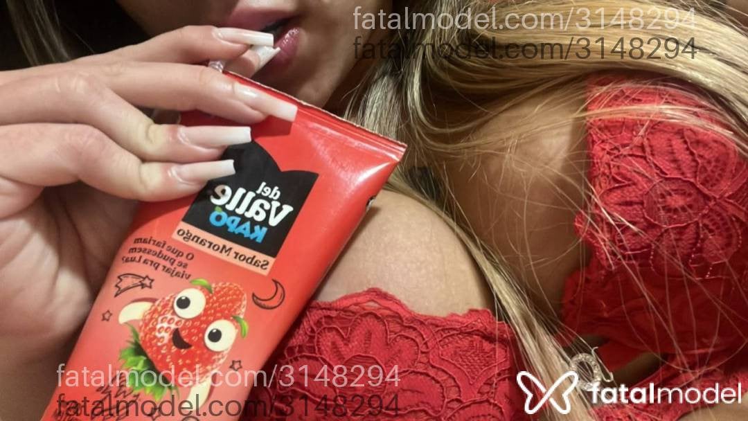 Acompanhante mulher trans loira (o) de olhos pretos - Jasminy Santini