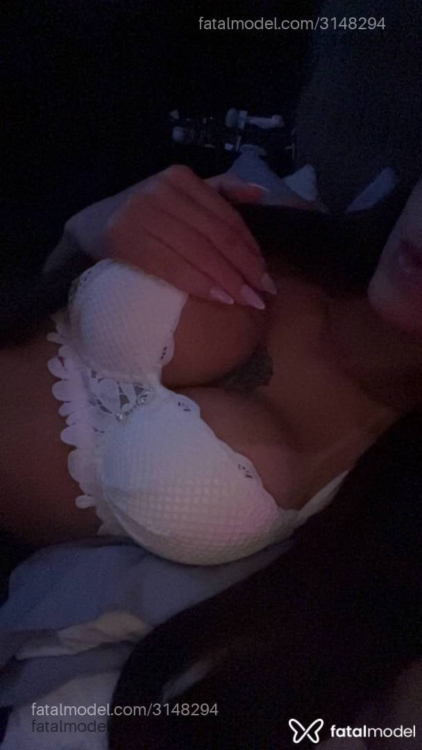 Acompanhante mulher trans morena (o) de olhos pretos - Jasminy Santini