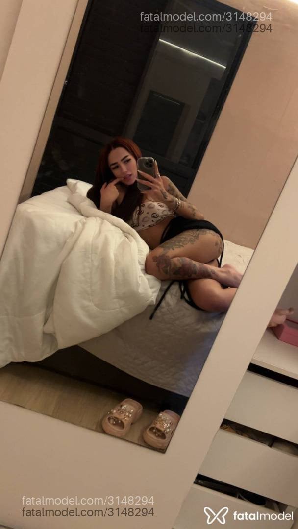Acompanhante mulher trans morena (o) de olhos pretos - Jasminy Santini