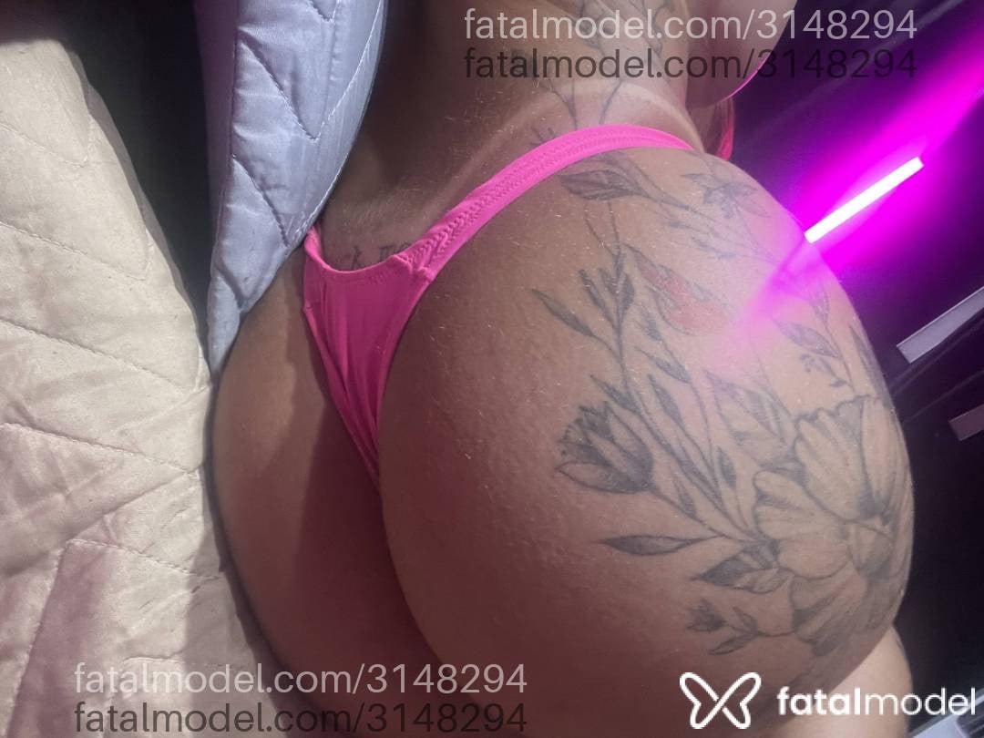 Acompanhante mulher trans loira (o) de olhos pretos - Jasminy Santini