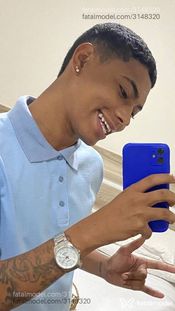 Acompanhante homem com cabelo castanho de olhos castanhos em Nova Odessa Acompanhante homem com cabelo castanho de olhos castanhos em Nova Odessa - Mateus