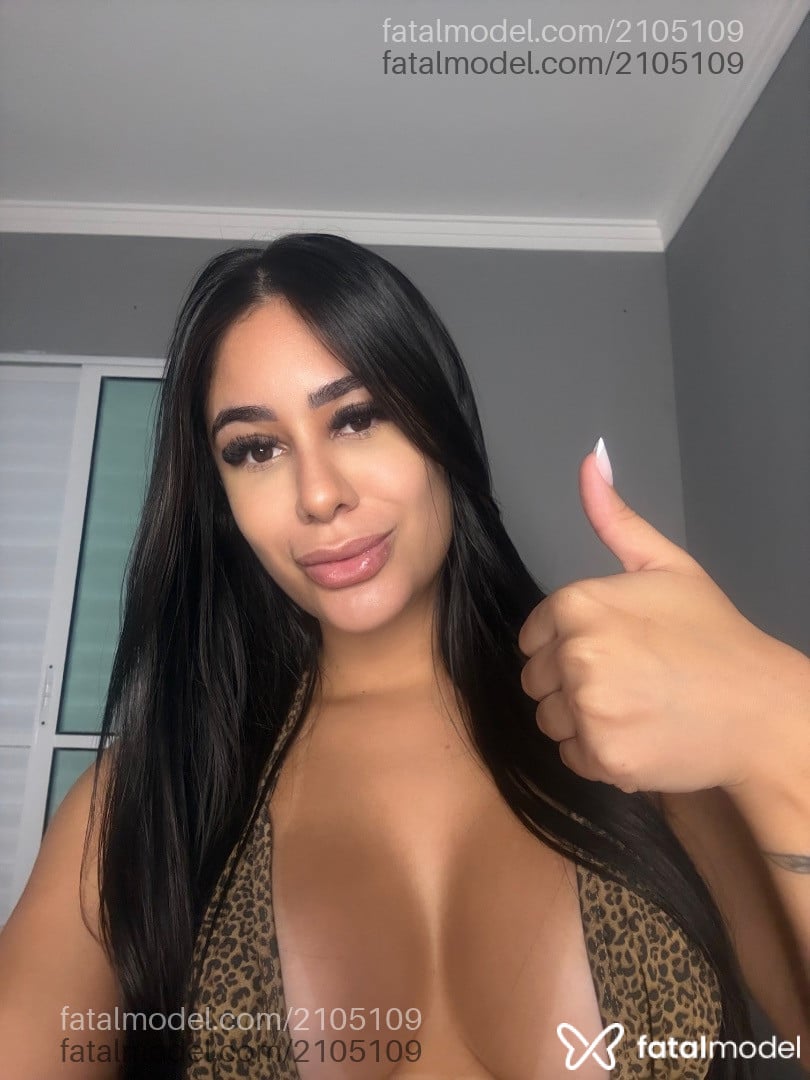 Acompanhante mulher morena (o) de olhos castanhos - Danni