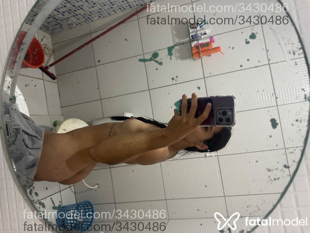 Acompanhante mulher morena (o) de olhos mel - Kelly