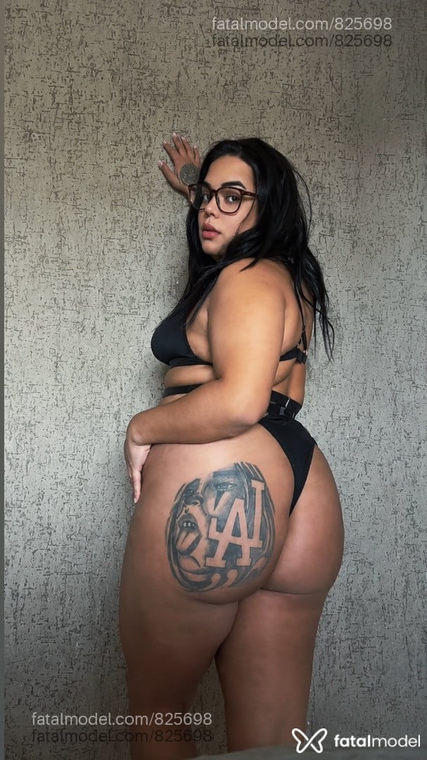 Acompanhante mulher trans morena (o) de olhos mel - Rebecca Morgon