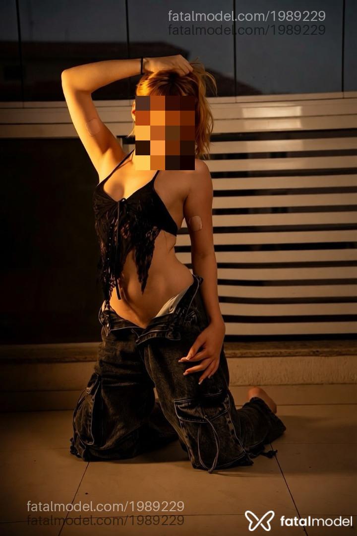 Acompanhante mulher trans com cabelo castanho de olhos mel - Cecília Richthofen