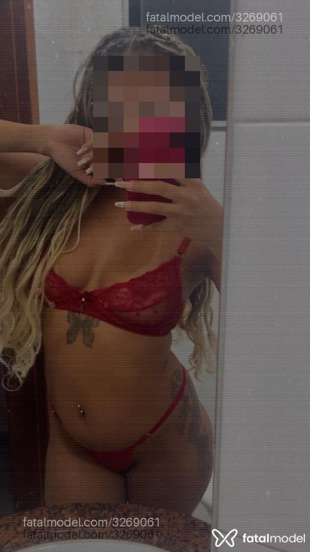Acompanhante mulher com cabelo castanho de olhos verdes - Safira Belmont
