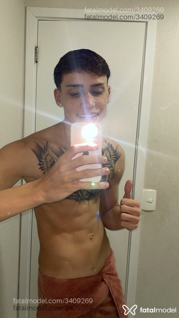 Acompanhante homem com cabelo castanho de olhos castanhos - João Martins Acompanhante homem com cabelo castanho de olhos castanhos - João Martins