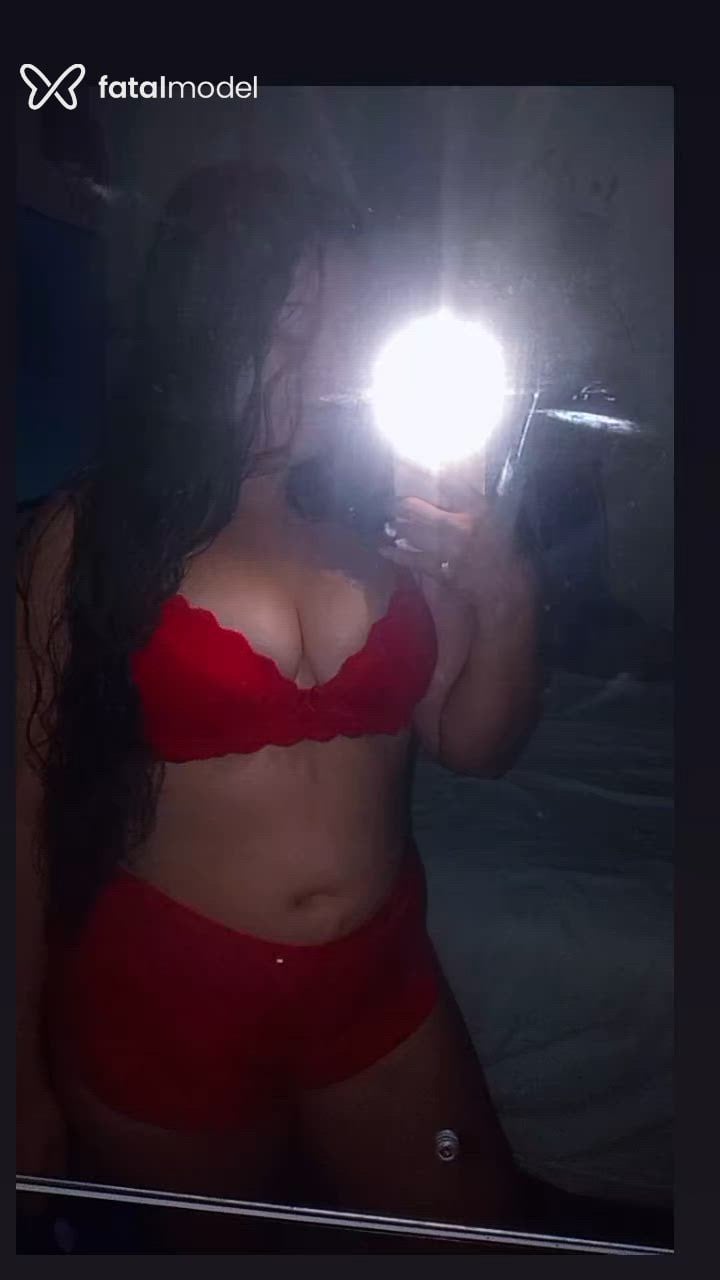 Acompanhante mulher com cabelo castanho de olhos castanhos - Mayra