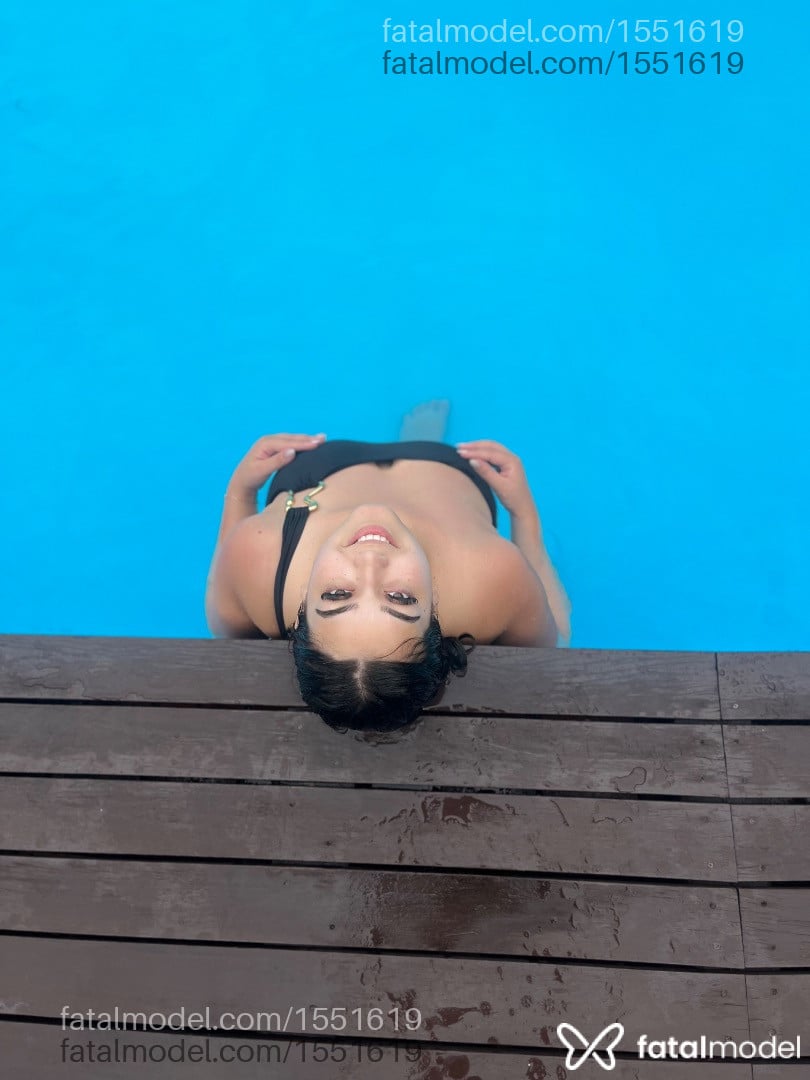 Acompanhante mulher com cabelo castanho de olhos castanhos - Rafaela