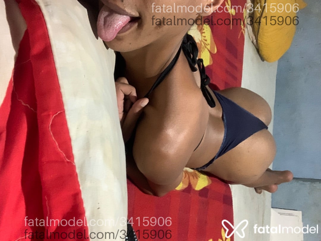 Acompanhante mulher trans morena (o) de olhos pretos - Luíza Acompanhante mulher trans morena (o) de olhos pretos - Luíza