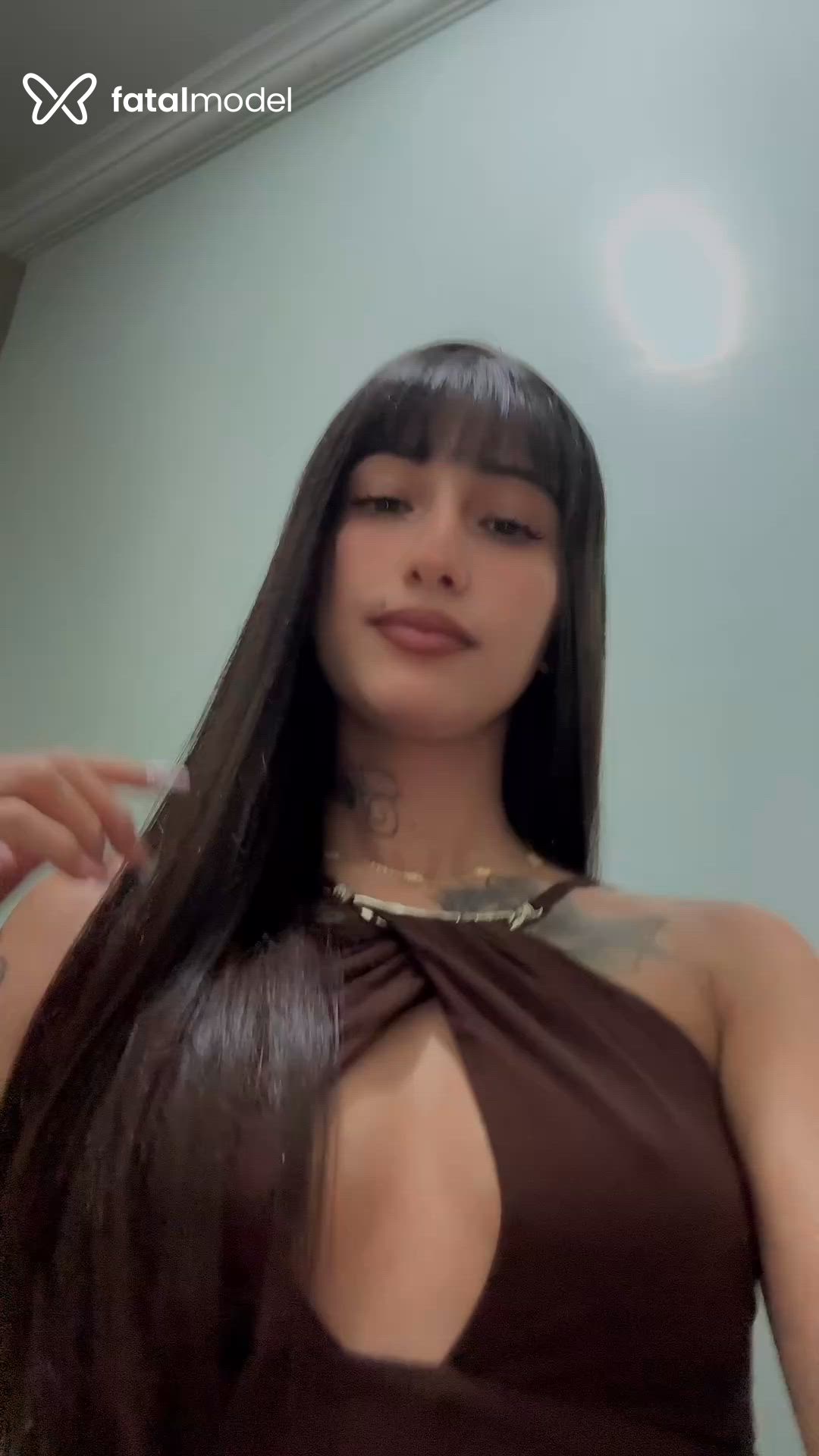 Acompanhante mulher com cabelo castanho de olhos mel - Geovana Acompanhante mulher com cabelo castanho de olhos mel - Geovana