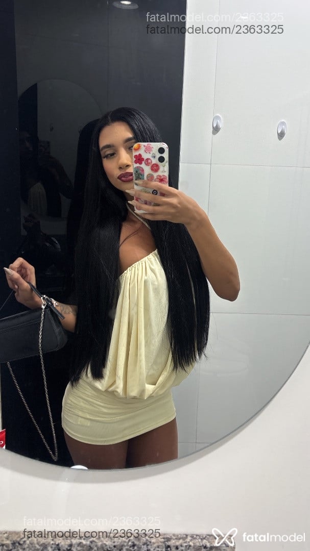 Acompanhante mulher morena (o) de olhos pretos - Manu Acompanhante mulher morena (o) de olhos pretos - Manu