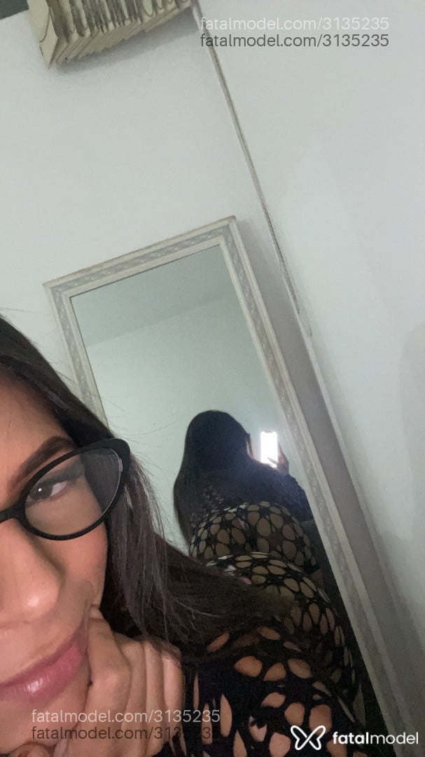 Acompanhante mulher com cabelo castanho de olhos castanhos - Nathyy