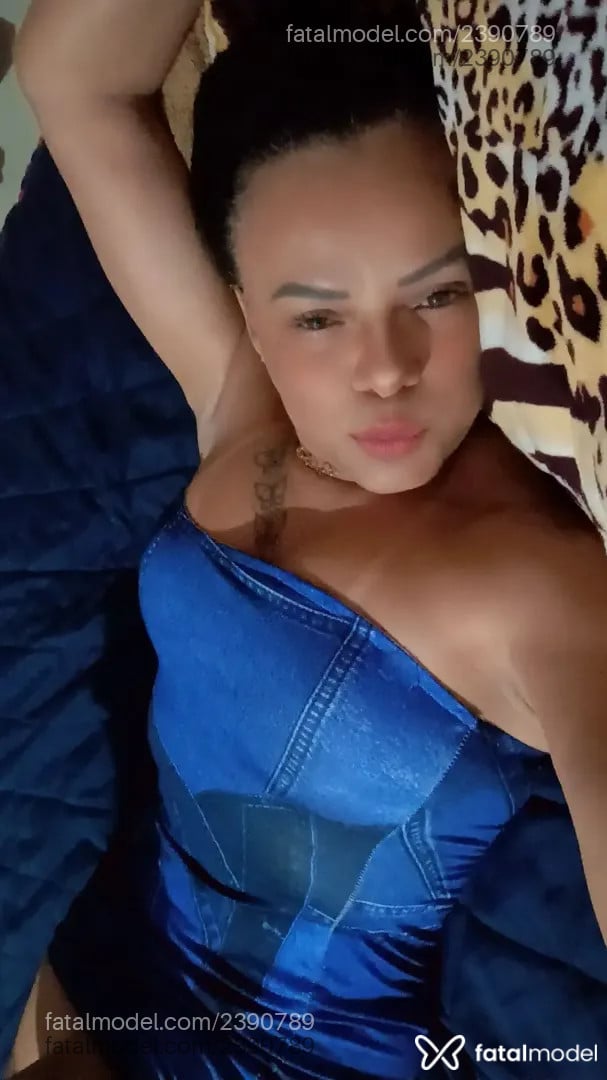 Acompanhante mulher morena (o) de olhos castanhos - Melissa