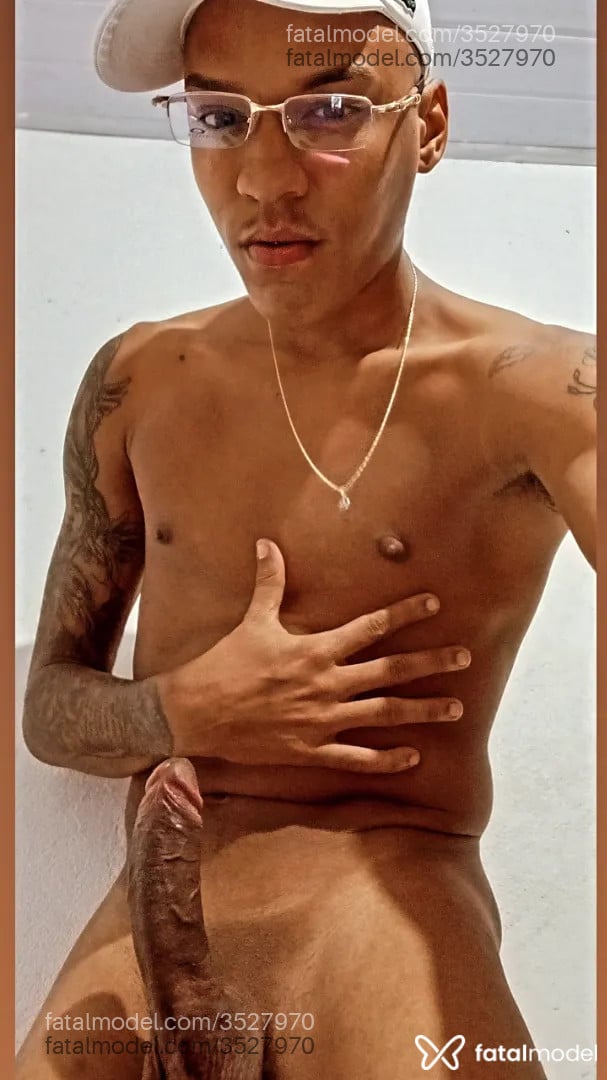 Acompanhante homem morena (o) de olhos castanhos - Miguel