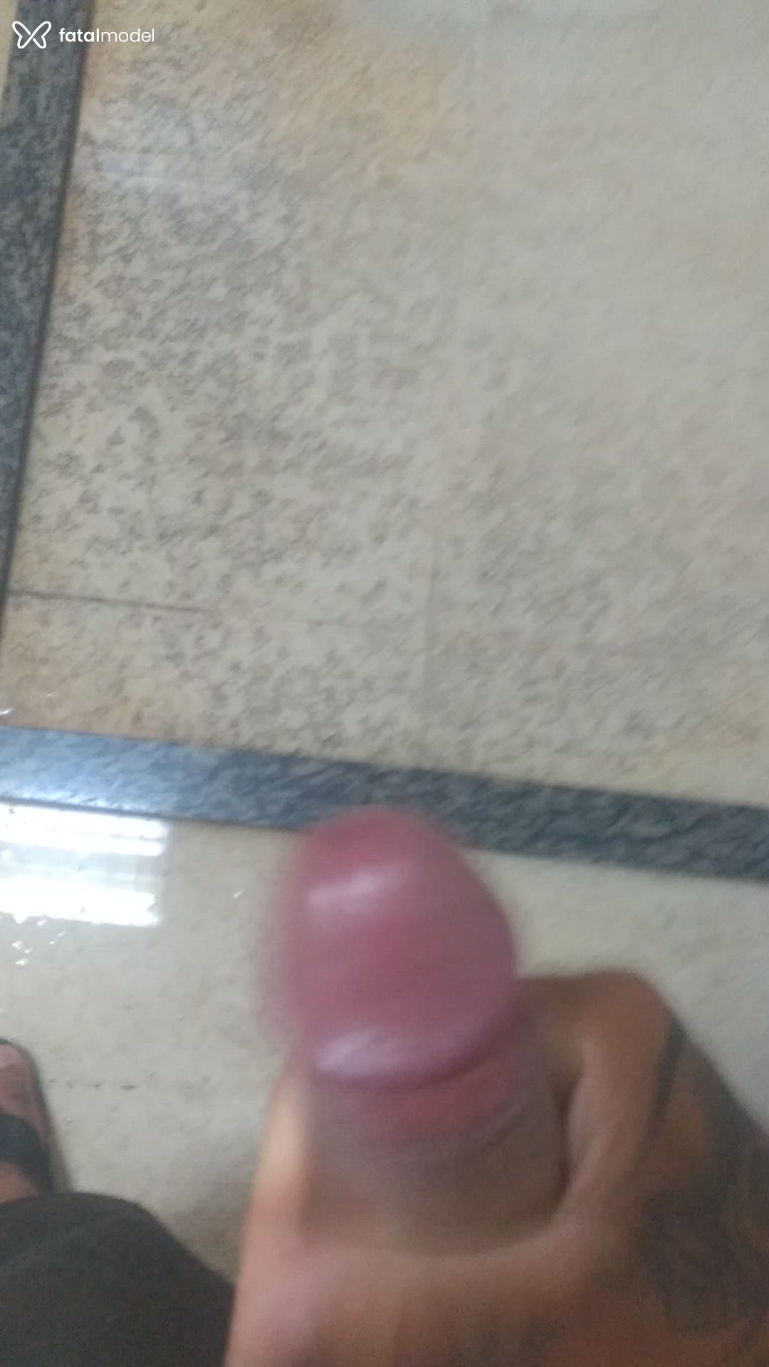 Acompanhante homem com cabelo castanho de olhos castanhos - Trinda