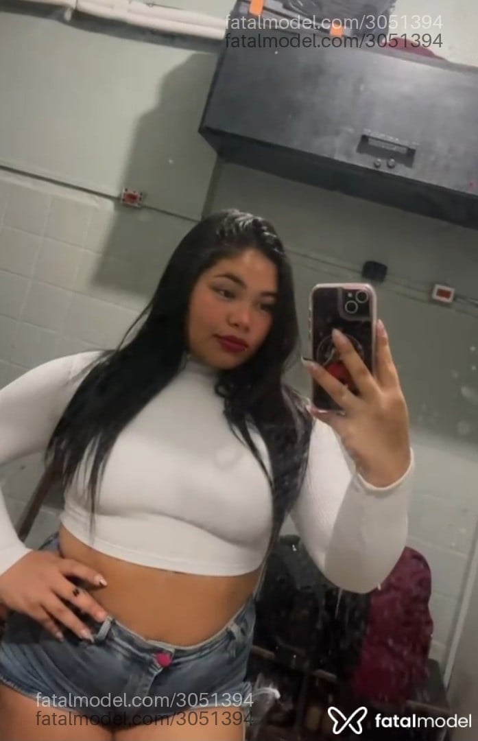 Acompanhante mulher morena (o) de olhos castanhos - Alycea