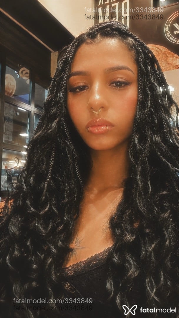 Acompanhante mulher morena (o) de olhos castanhos - Nana