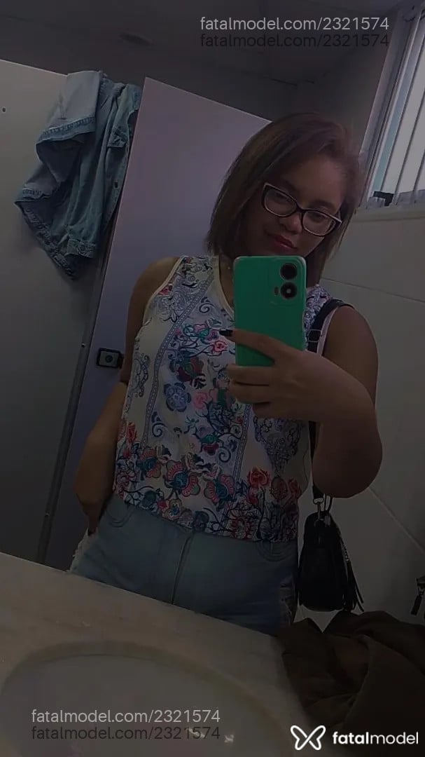 Acompanhante mulher com cabelo castanho de olhos castanhos - Angel Acompanhante mulher com cabelo castanho de olhos castanhos - Angel