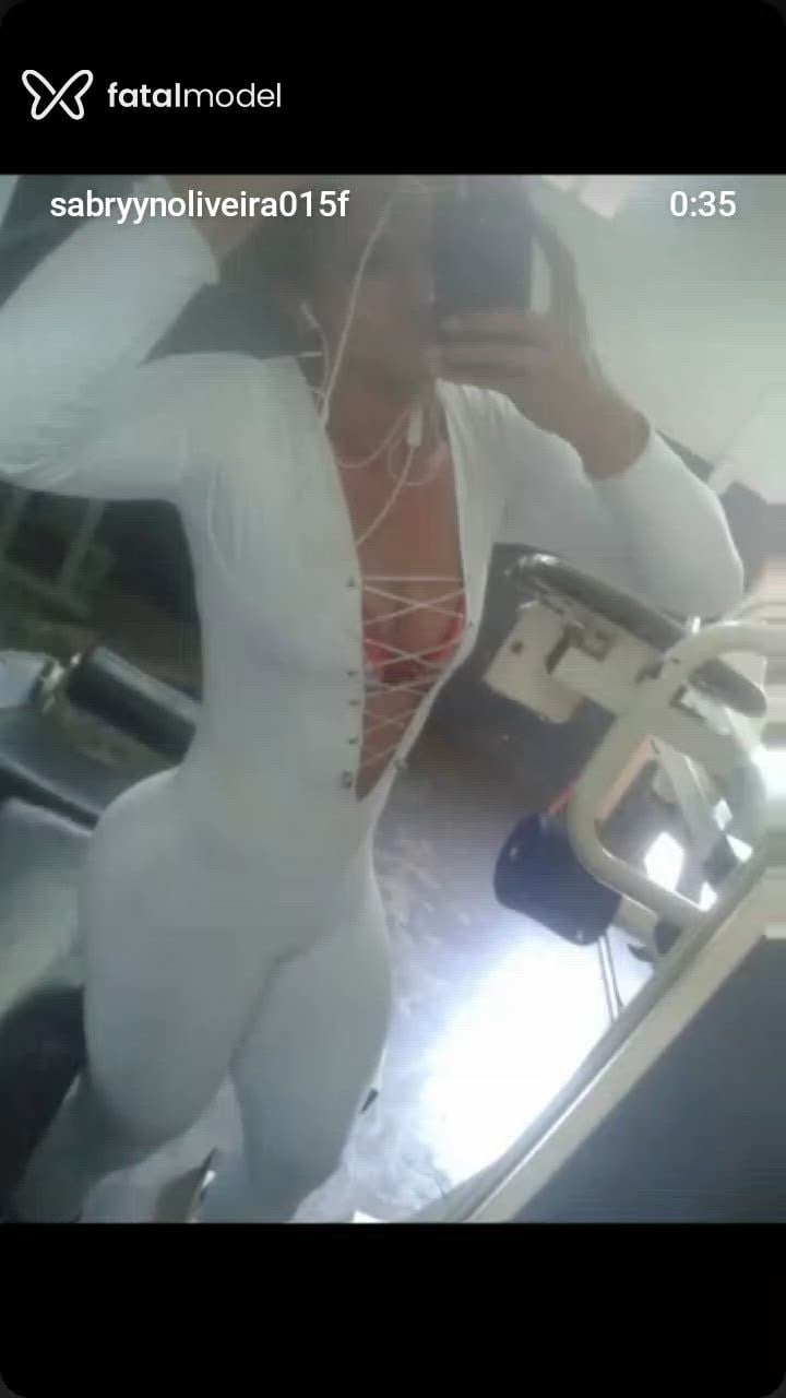 Acompanhante mulher trans com cabelo castanho de olhos castanhos - Samyrra