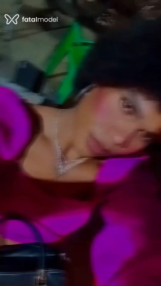 Acompanhante mulher trans morena (o) de olhos castanhos - Isis Lorrany