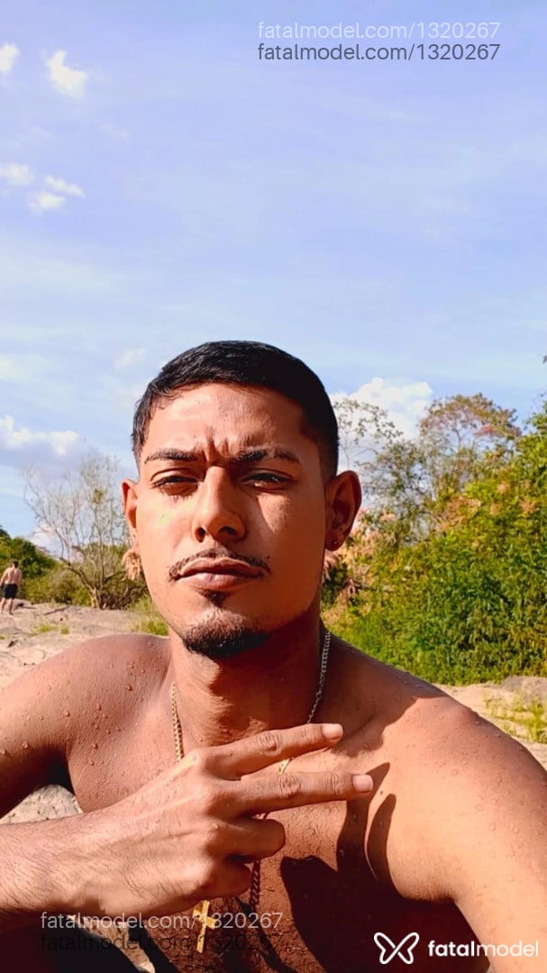 Acompanhante homem morena (o) de olhos castanhos - Porthinelly