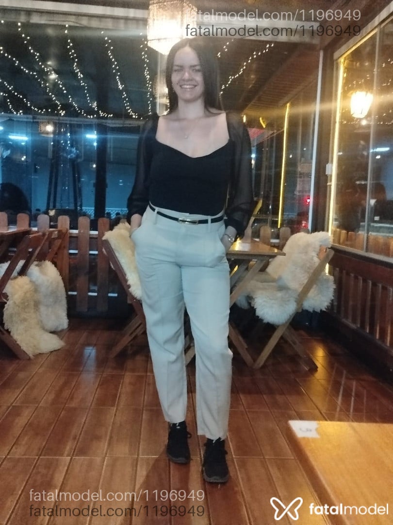 Acompanhante mulher loira (o) de olhos azuis - YSA MODELLO
