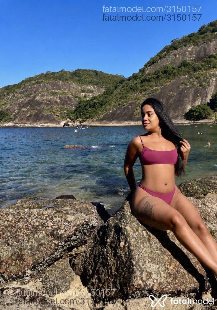 Acompanhante mulher morena (o) de olhos mel - Bianca Acompanhante mulher morena (o) de olhos mel - Bianca