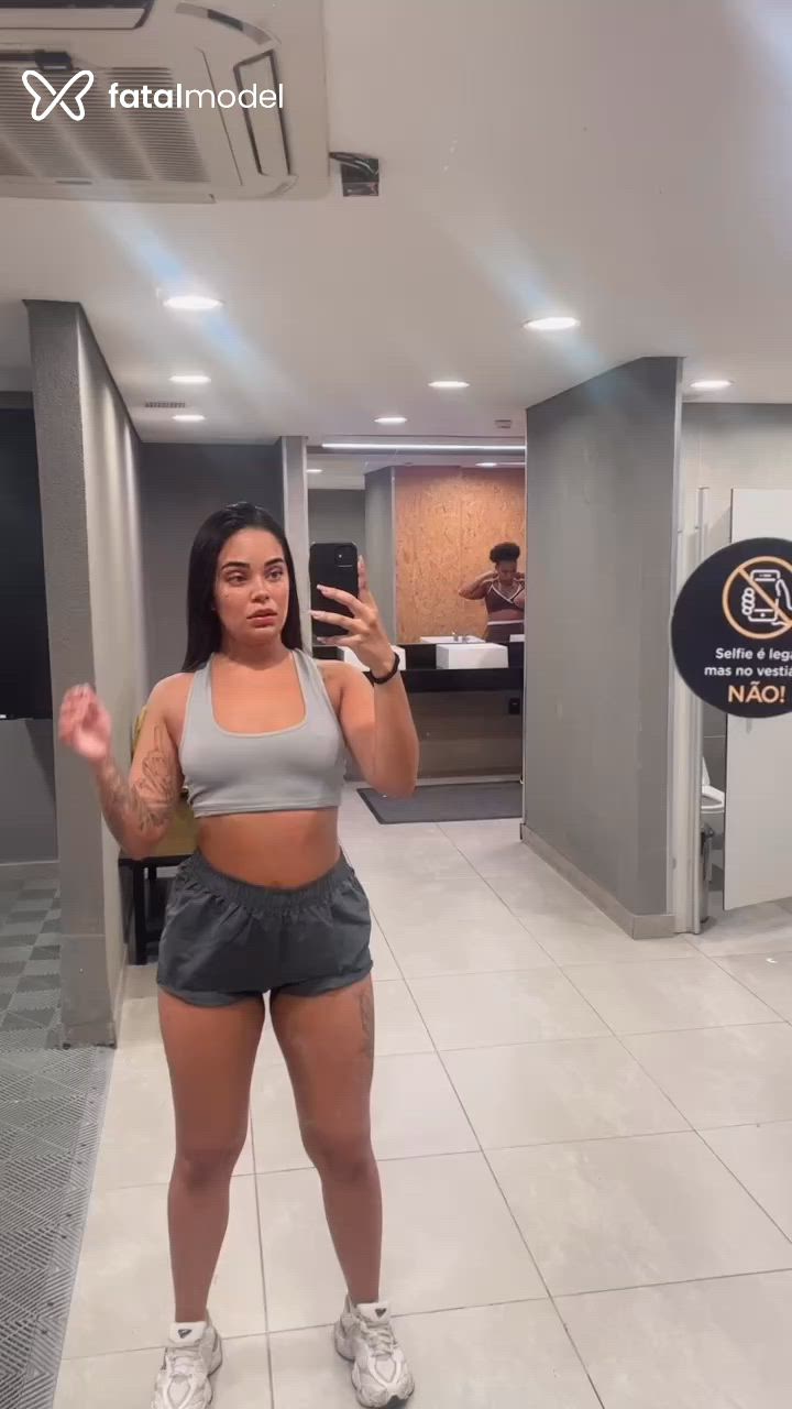 Acompanhante mulher morena (o) de olhos mel - Bianca Acompanhante mulher morena (o) de olhos mel - Bianca