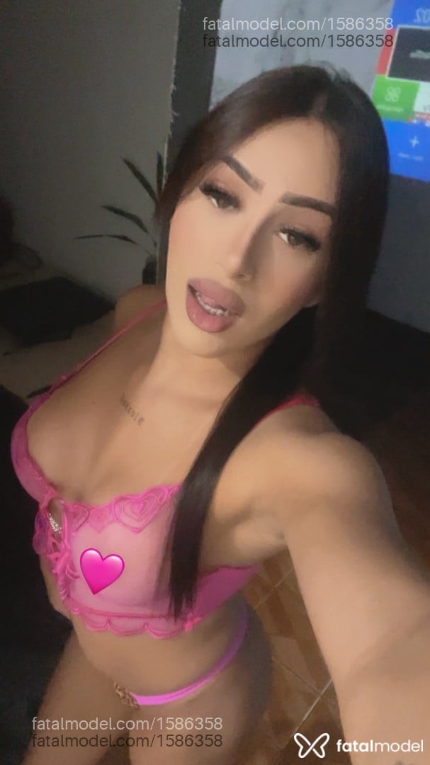 Acompanhante mulher trans com cabelo castanho de olhos castanhos - Lauendy