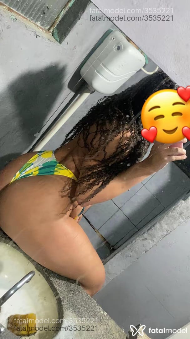 Acompanhante mulher trans morena (o) de olhos castanhos - Rafaelly