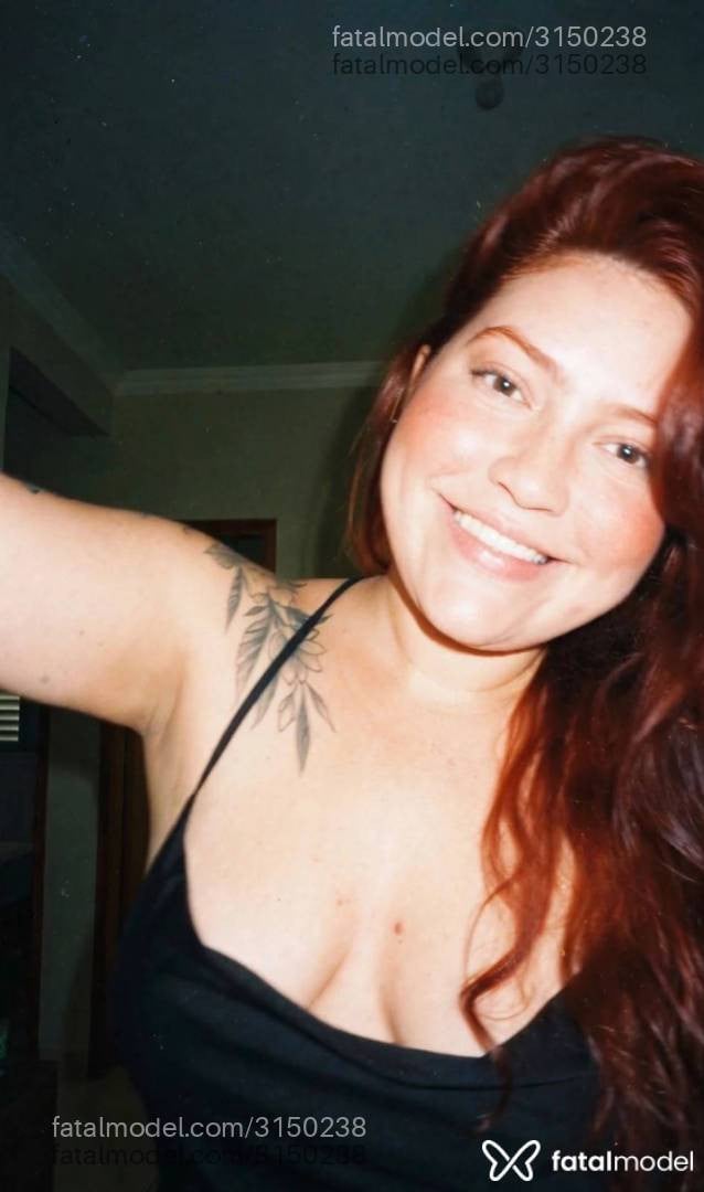 Acompanhante mulher ruiva (o) de olhos castanhos - Luiza Bellini